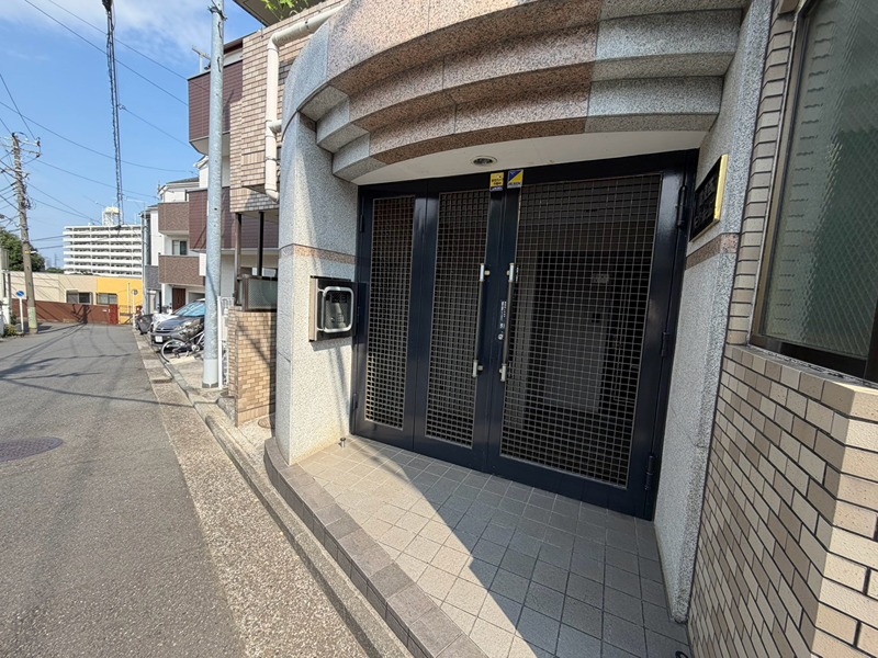 神奈川県横浜市鶴見区北寺尾１丁目 共用部写真（エントランス）