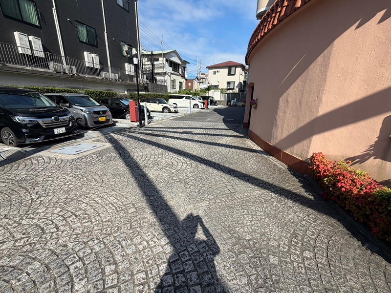 神奈川県横浜市金沢区富岡東５丁目 共用部写真（駐車場）