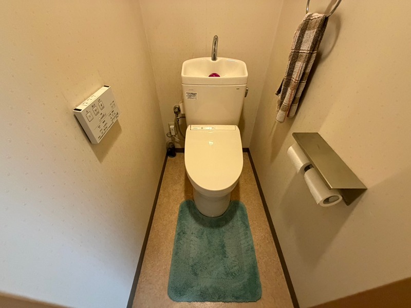 神奈川県横浜市金沢区片吹 内観写真（トイレ）