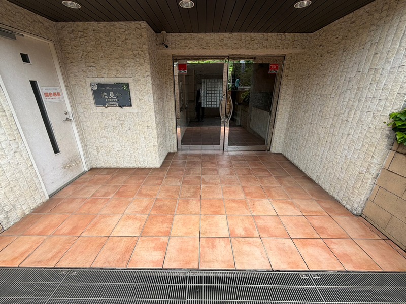 神奈川県横浜市金沢区片吹 共用部写真（エントランス）