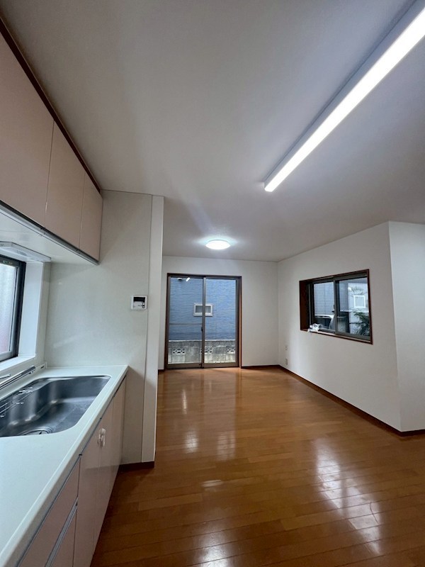 北区日進町1丁目 同仕様写真（リビング）