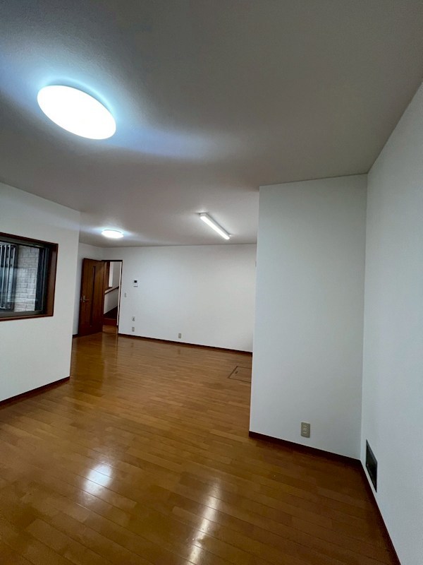 北区日進町1丁目 同仕様写真（リビング）