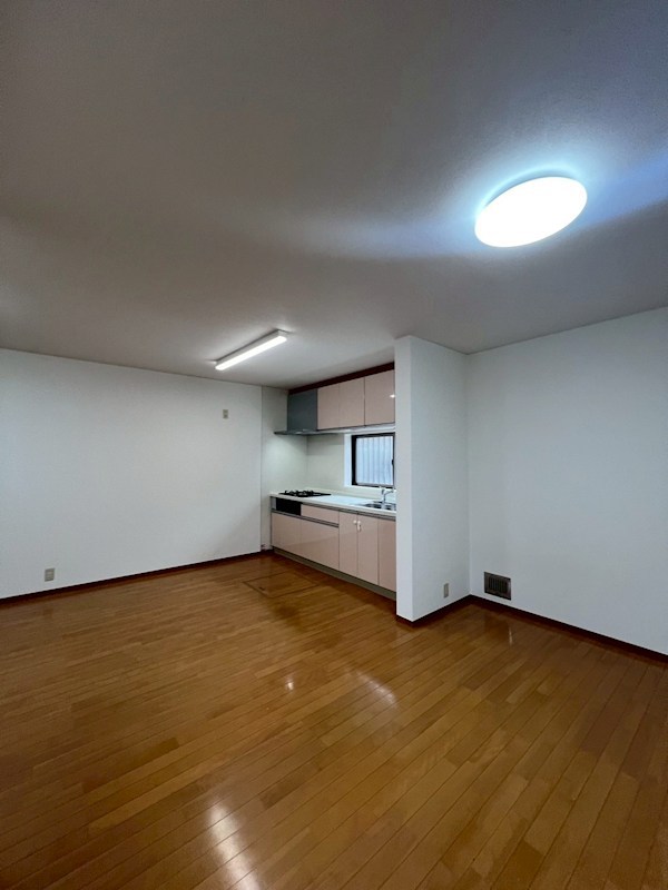 北区日進町1丁目 同仕様写真（リビング）