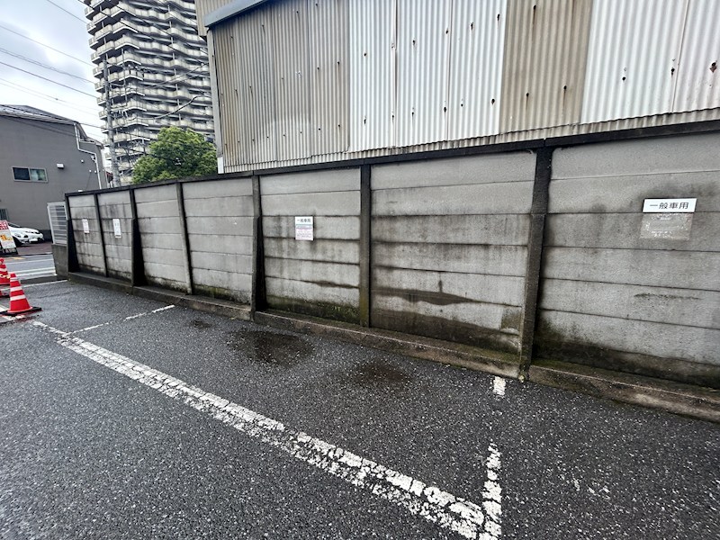 コスモ川口サンスクエア 共用部写真（駐車場）