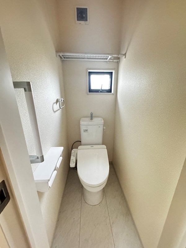鴻巣市小松1丁目 内観写真（トイレ）