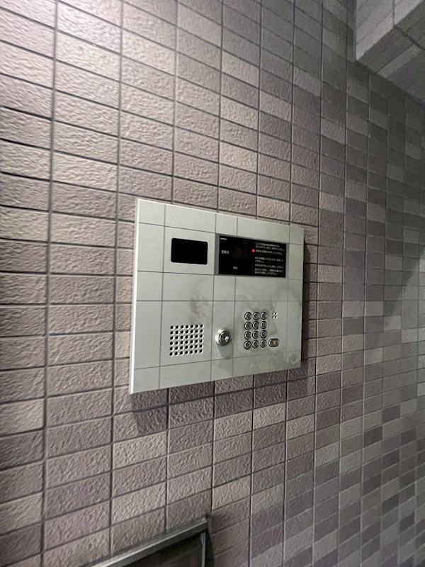 根岸壱番館 共用部写真（エントランス）