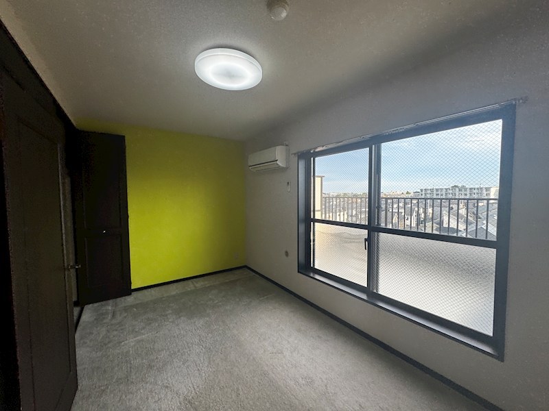 ライオンズマンション大宮吉野原 内観写真（子供部屋）