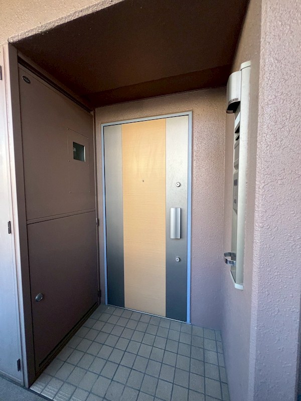 グラン・コート東川口 現地写真（玄関）
