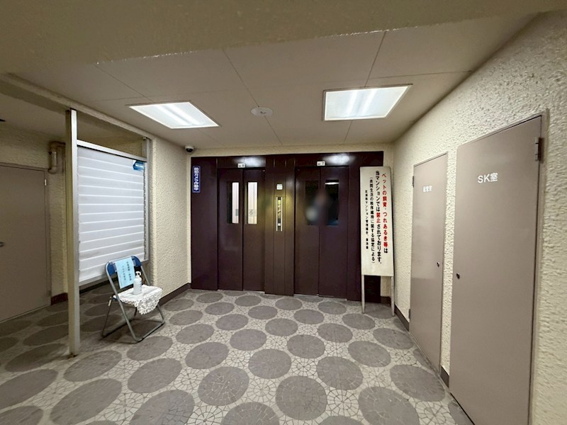 日商岩井北浦和マンションＢ棟 共用部写真（エントランス）