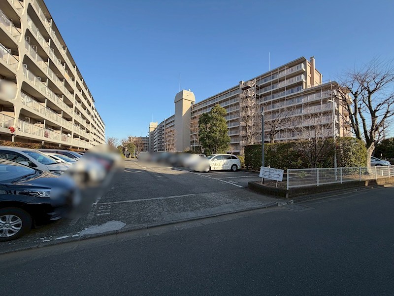 日商岩井北浦和マンションＢ棟 共用部写真（駐車場）
