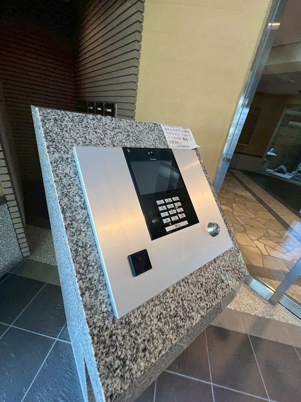 ライフピア蕨南町壱番館 共用部写真（エントランス）