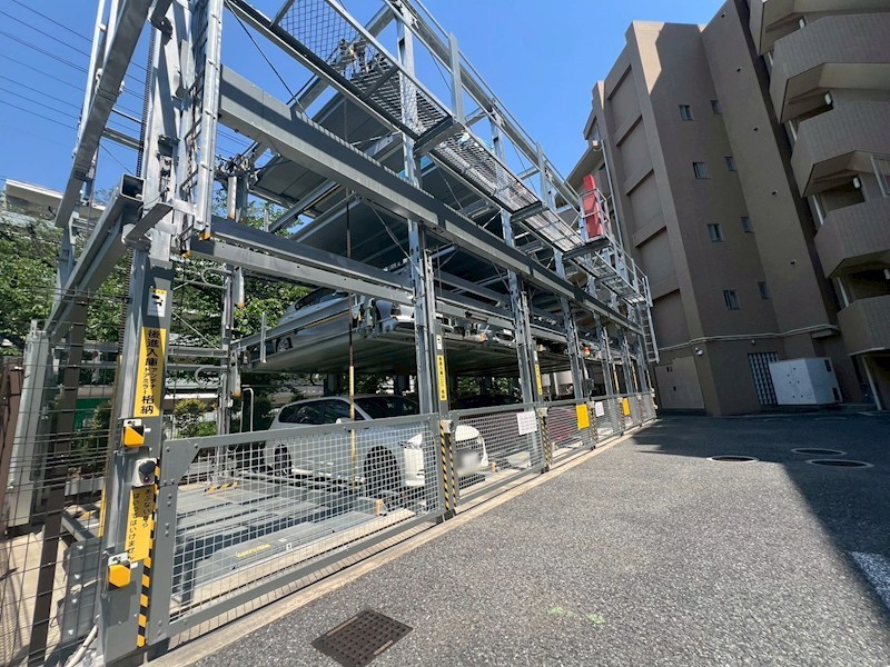ライフピア蕨南町壱番館 共用部写真（駐車場）