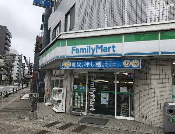 ライフピア蕨南町壱番館 コンビニ