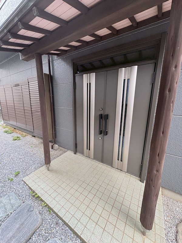 川越市岸町２丁目 現地写真（玄関）