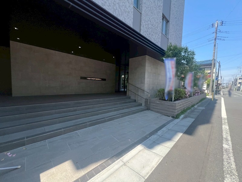 ヴィークコート蕨南町桜並木 共用部写真（エントランス）
