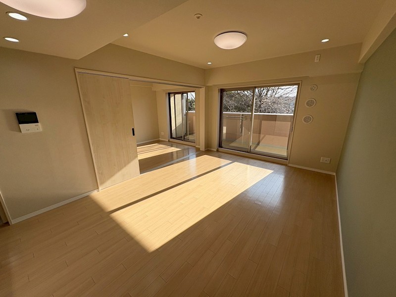 イニシア大宮日進 内観写真（リビング）