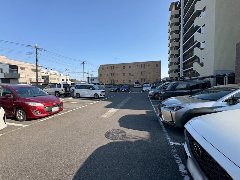 イニシア大宮日進 共用部写真（駐車場）