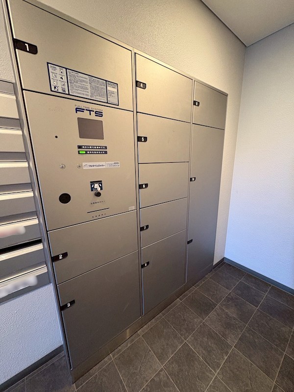 イニシア大宮日進 共用部写真（エントランス）