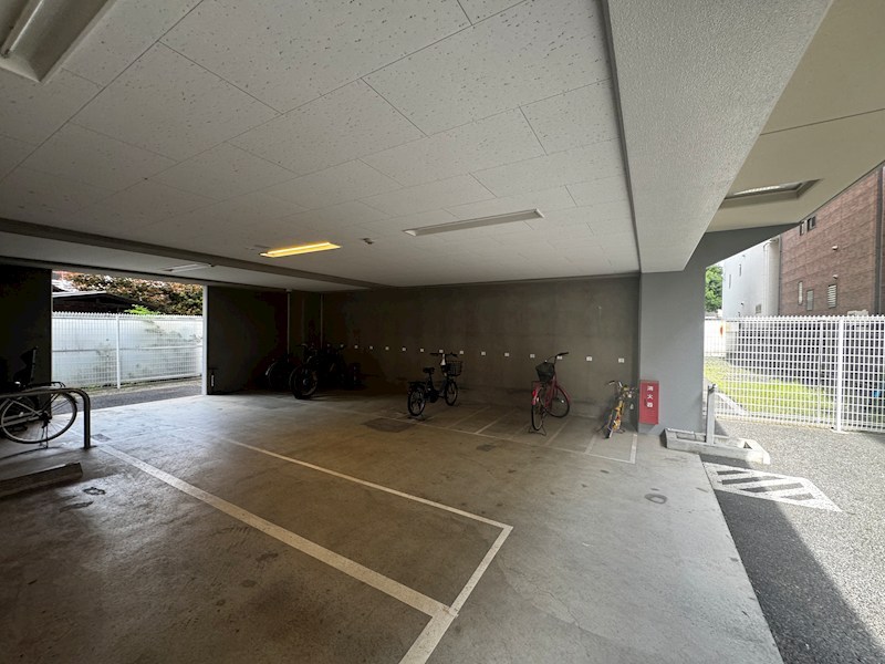 グーディッシュ大宮 共用部写真（駐車場）