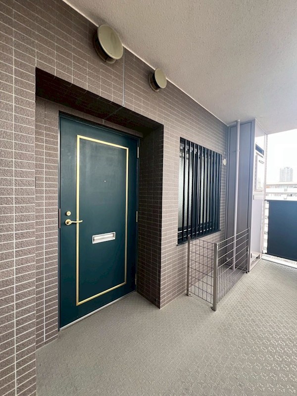 サニークレスト武蔵浦和 現地写真（玄関）