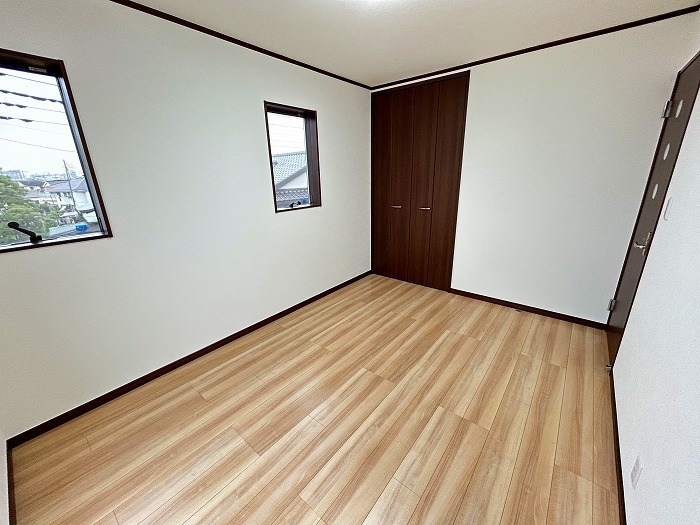 草加市新里町 内観写真（子供部屋）