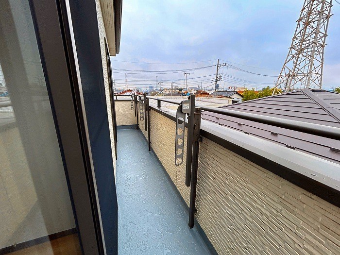 草加市新里町 現地写真（バルコニー）