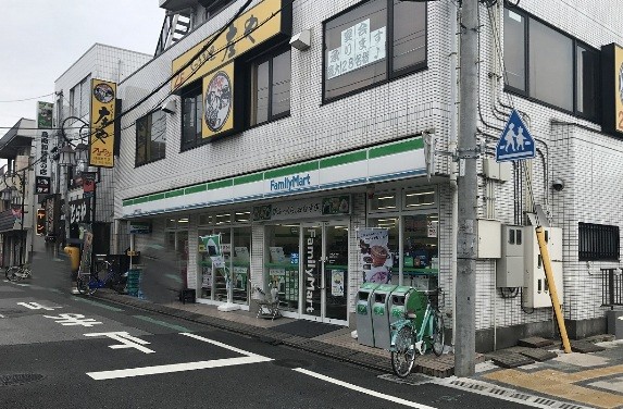 ソフィア大宮日進 コンビニ