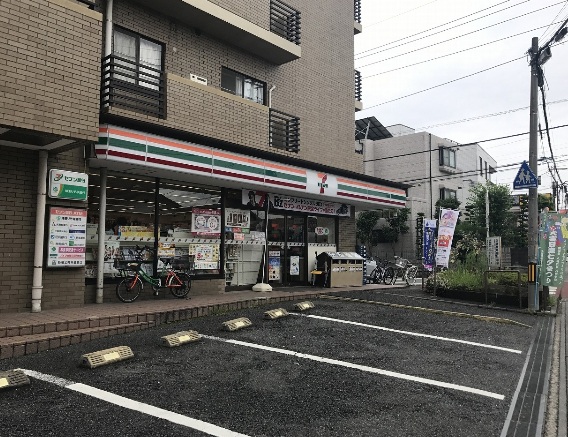 ソフィア大宮日進 コンビニ