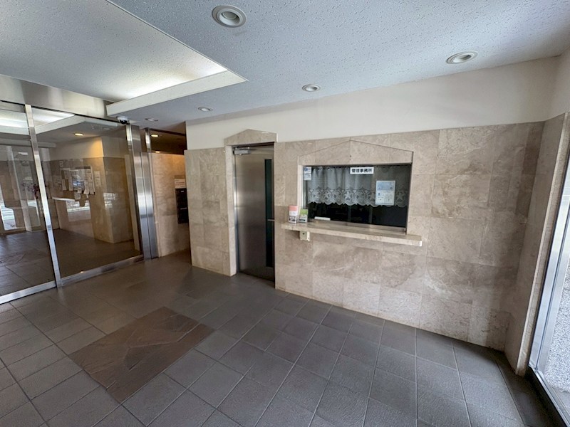 クリオ鶴瀬壱番館 共用部写真（エントランス）