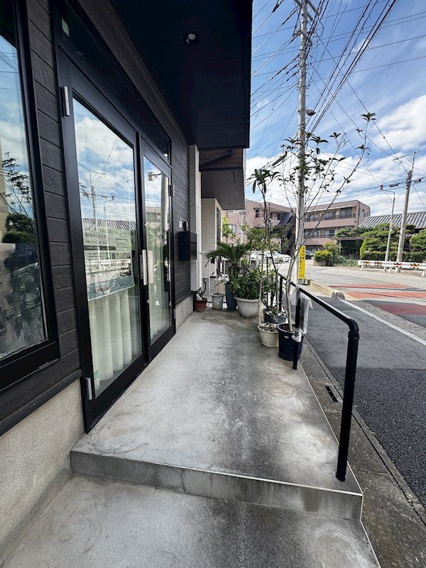 川口市戸塚東1丁目 現地写真（玄関）