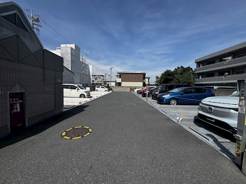 アーベイン川越南大塚キッズプレース 共用部写真（駐車場）