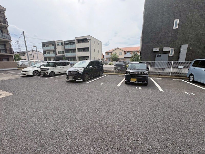 イトーピア豊春 共用部写真（駐車場）