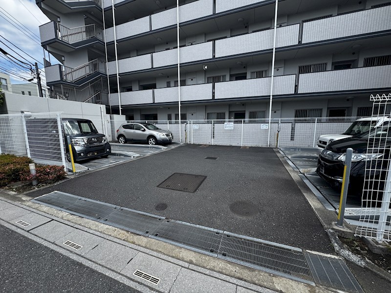 ルネサンス東川口プレリア 共用部写真（駐車場）