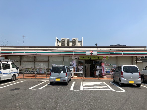 シャルマンコーポ朝霞 コンビニ