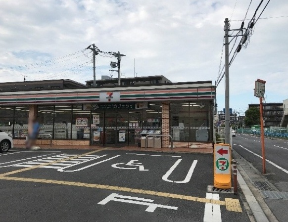 春日部ハウス１号棟 コンビニ
