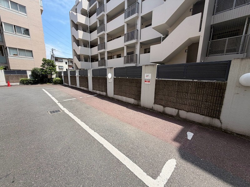 レクセルマンション志木 共用部写真（駐車場）