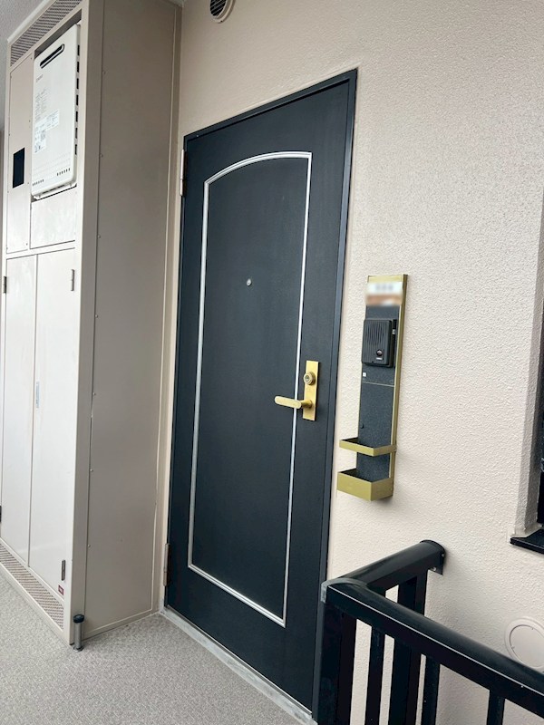 ライオンズガーデンテラス北越谷 現地写真（玄関）