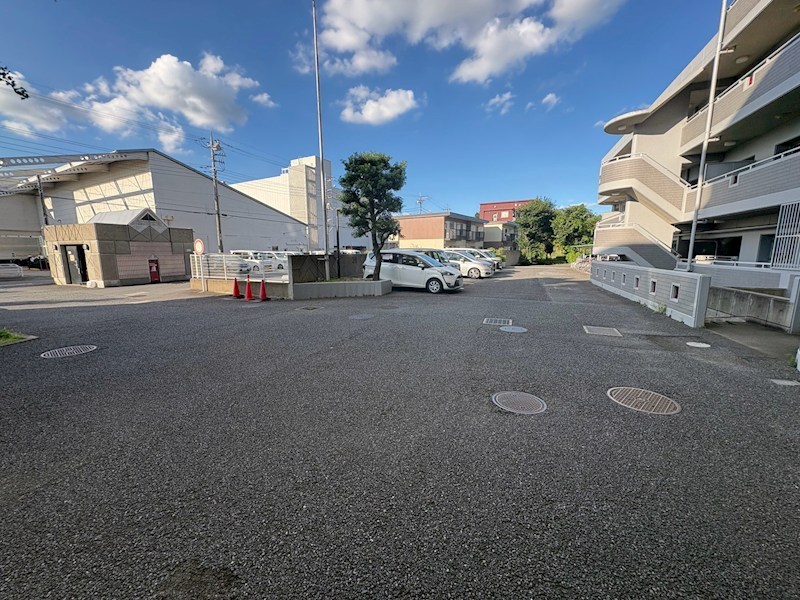 アーベイン川越南大塚キッズプレース  共用部写真（駐車場）