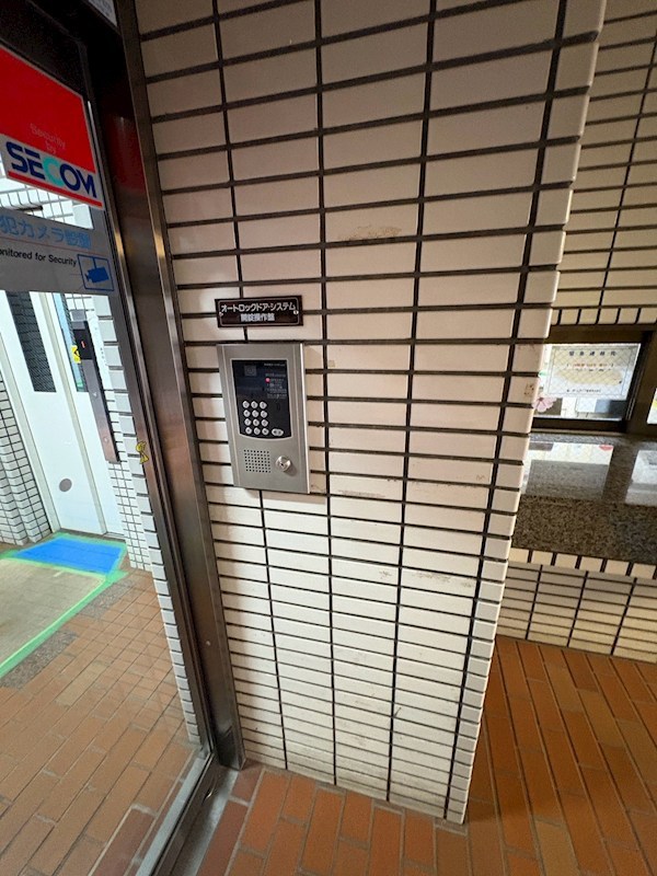 コスモ鶴瀬ステーションスクエア 共用部写真（エントランス）