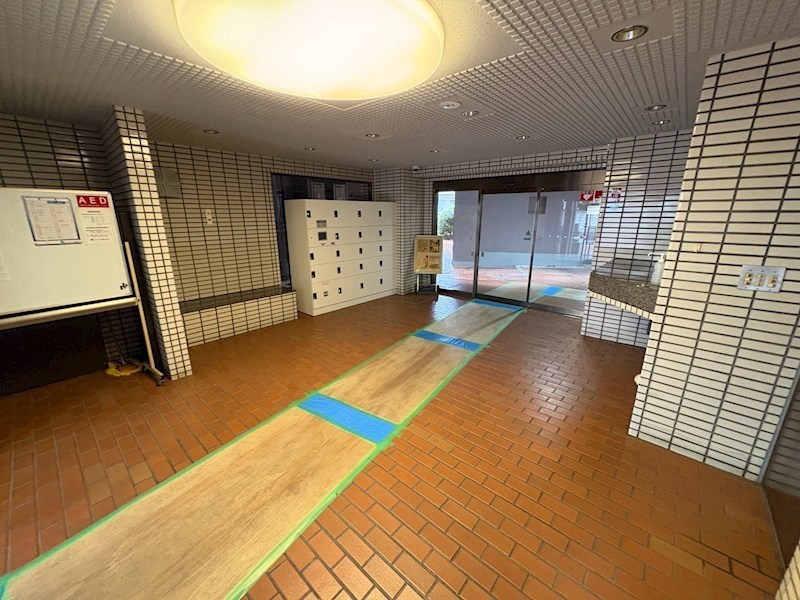 コスモ鶴瀬ステーションスクエア 共用部写真（エントランス）